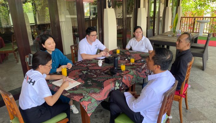 Kerja Sama Strategis “School–Enterprise–School”: Dorong Kolaborasi Global Pariwisata dan Pendidikan